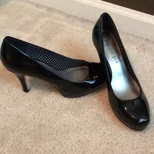 Madden Girl black pumps